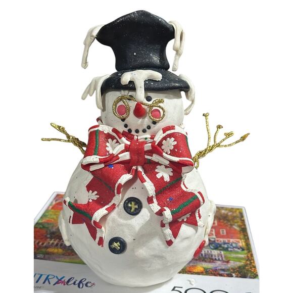 Vintage 1980's Porcelain Snowman Statue 7.5" x 4" - Picture 1 of 4